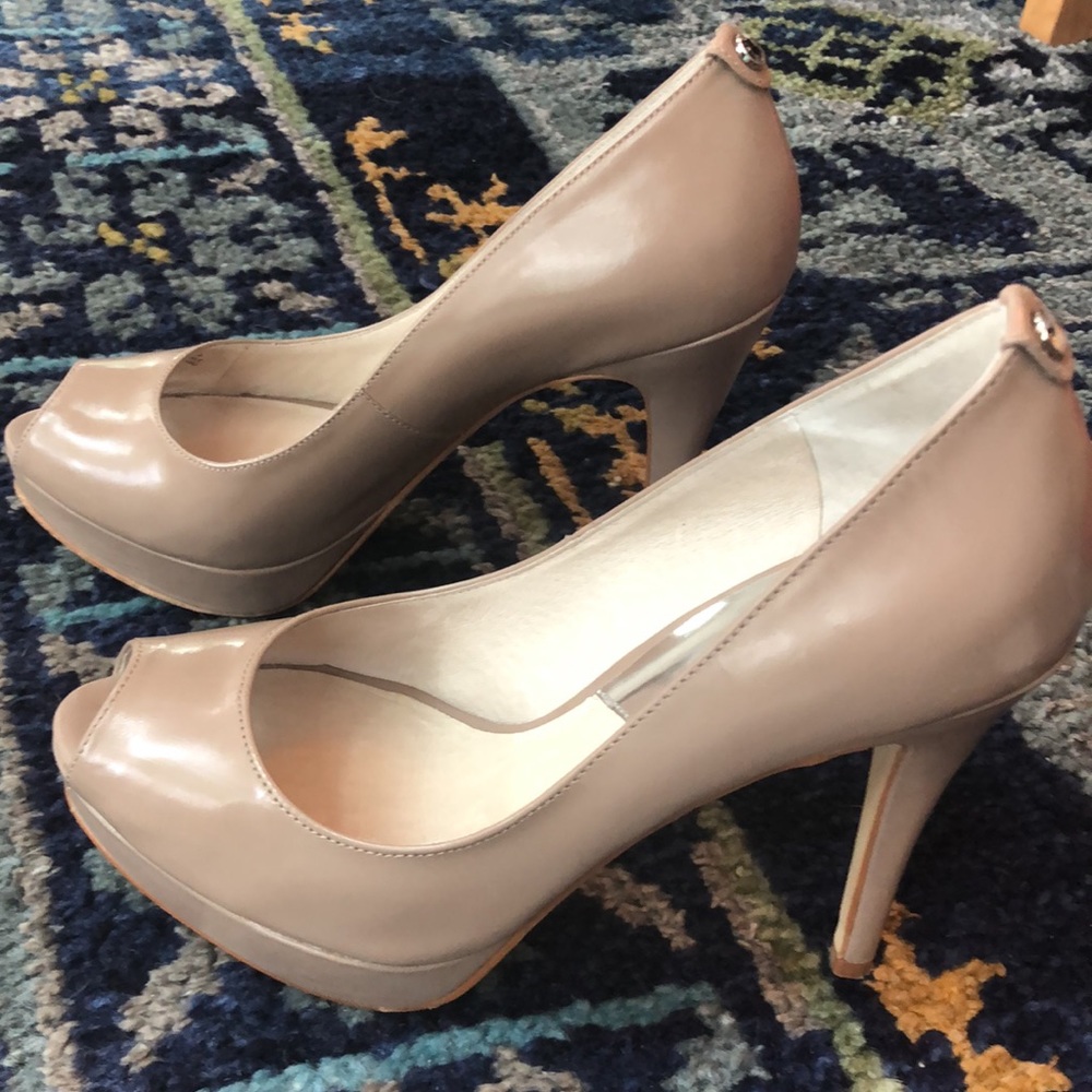 Michael Kors York Platform Pumps in Dark Dune Size 7